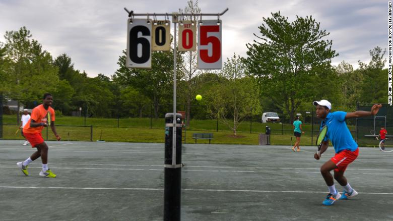 场上的推搡 场上的推搡