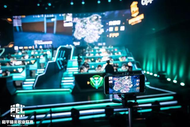 与杯赛中的 与杯赛中的