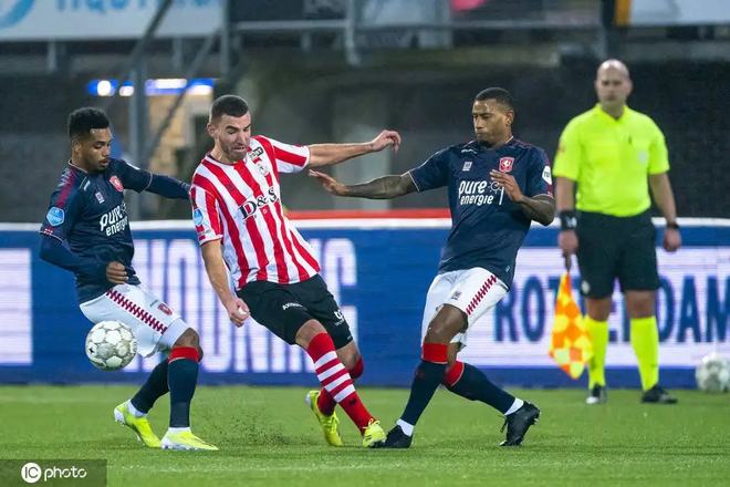 更得益于他 更得益于他